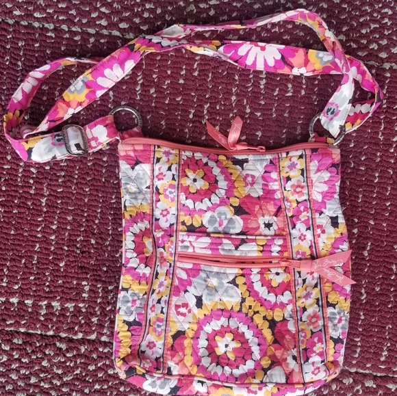 Vera Bradley Full Size Hipster - Picture 1 of 3